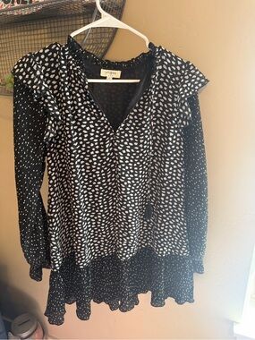 Umgee Black and White Printed Ruffle V-Neck Tunic